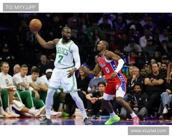 杰伦·布朗挡拆拉开防守空间提振球队关键得分效率